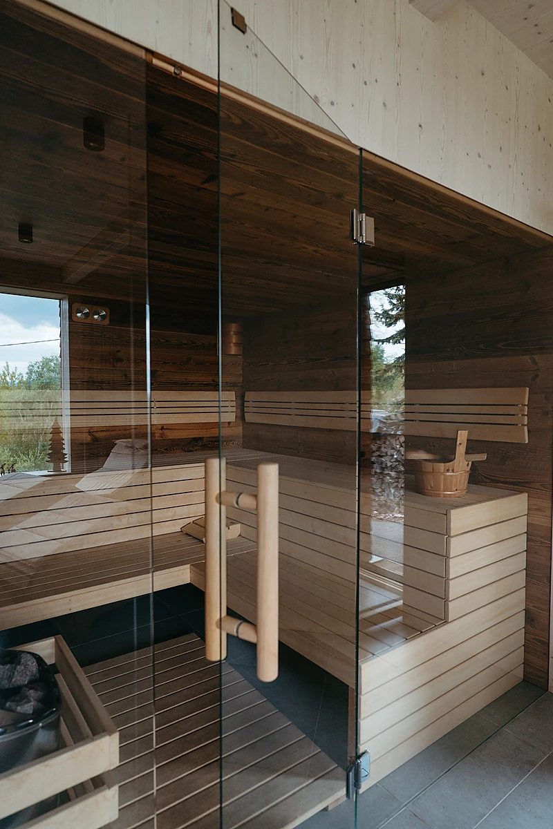 Prosklená sauna s výhledem ven