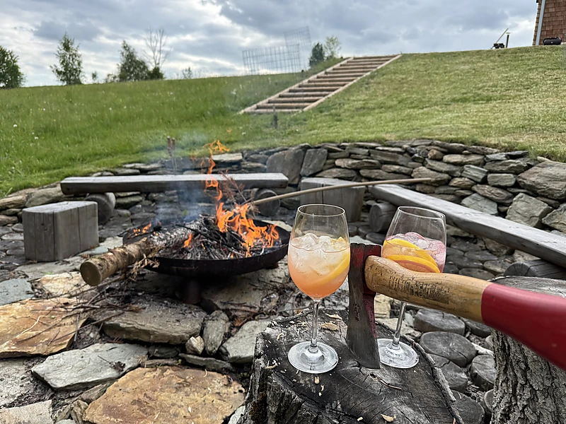 The fire pit with drinks